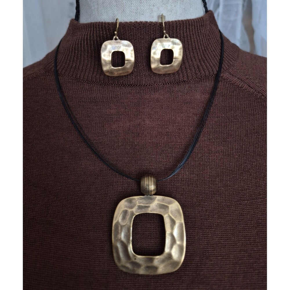 CHICO'S Necklace Pendant And Earrings Set Boho